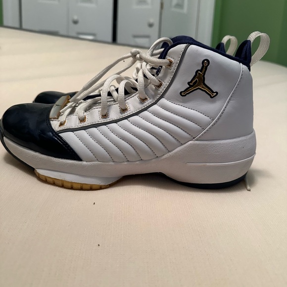 Jordan’s - Picture 4 of 4